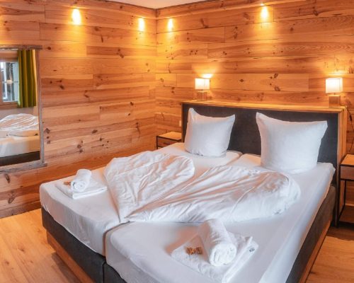 Zimmer-Bett1