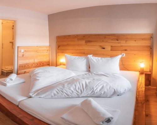 Zimmer9-Bett2